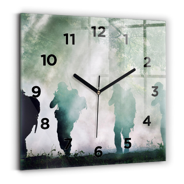Zegar szklany 30x30 Żołnierze na patrolu w lesie